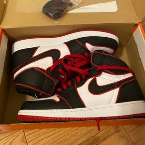 Jordan 1 High “Bloodline”